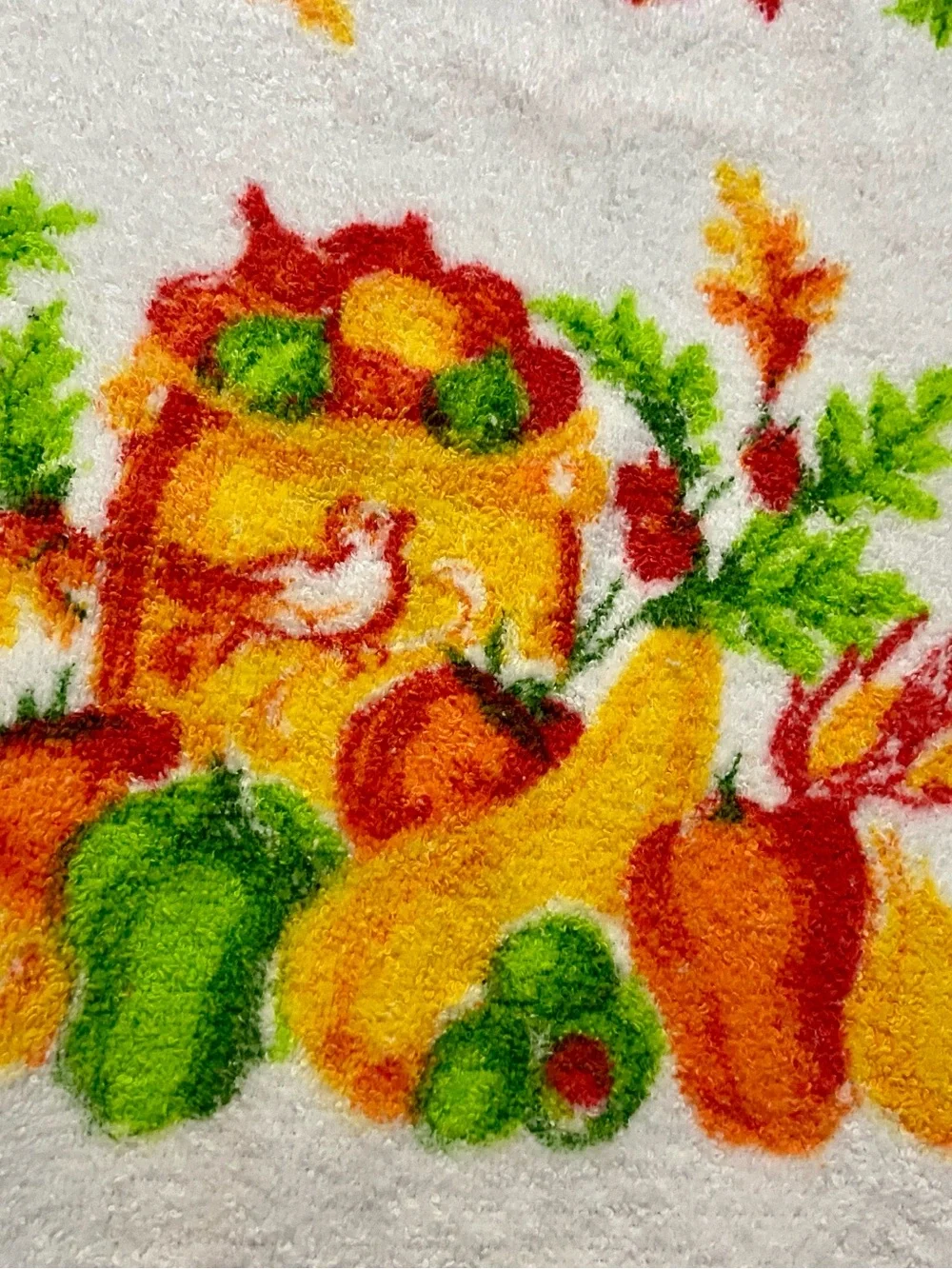 Set of 2 Vintage Kitchen Towels with Vegetable Designs